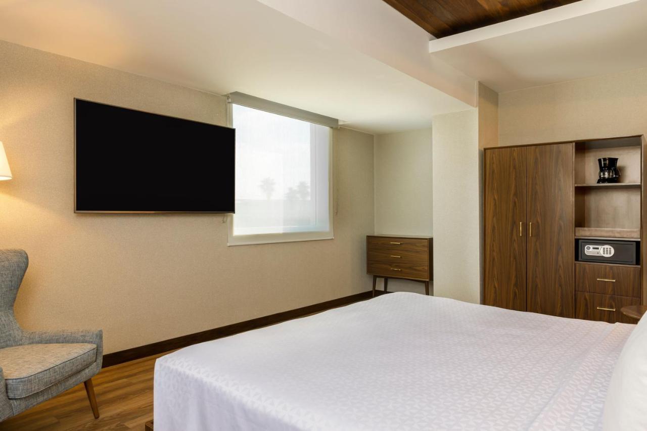 Four Points By Sheraton Monterrey Airport Apodaca Exterior photo