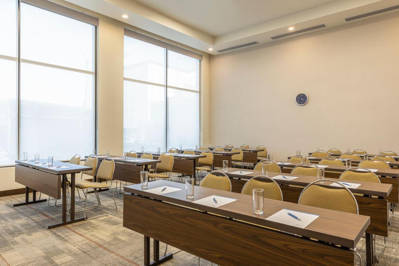Four Points By Sheraton Monterrey Airport Apodaca Exterior photo