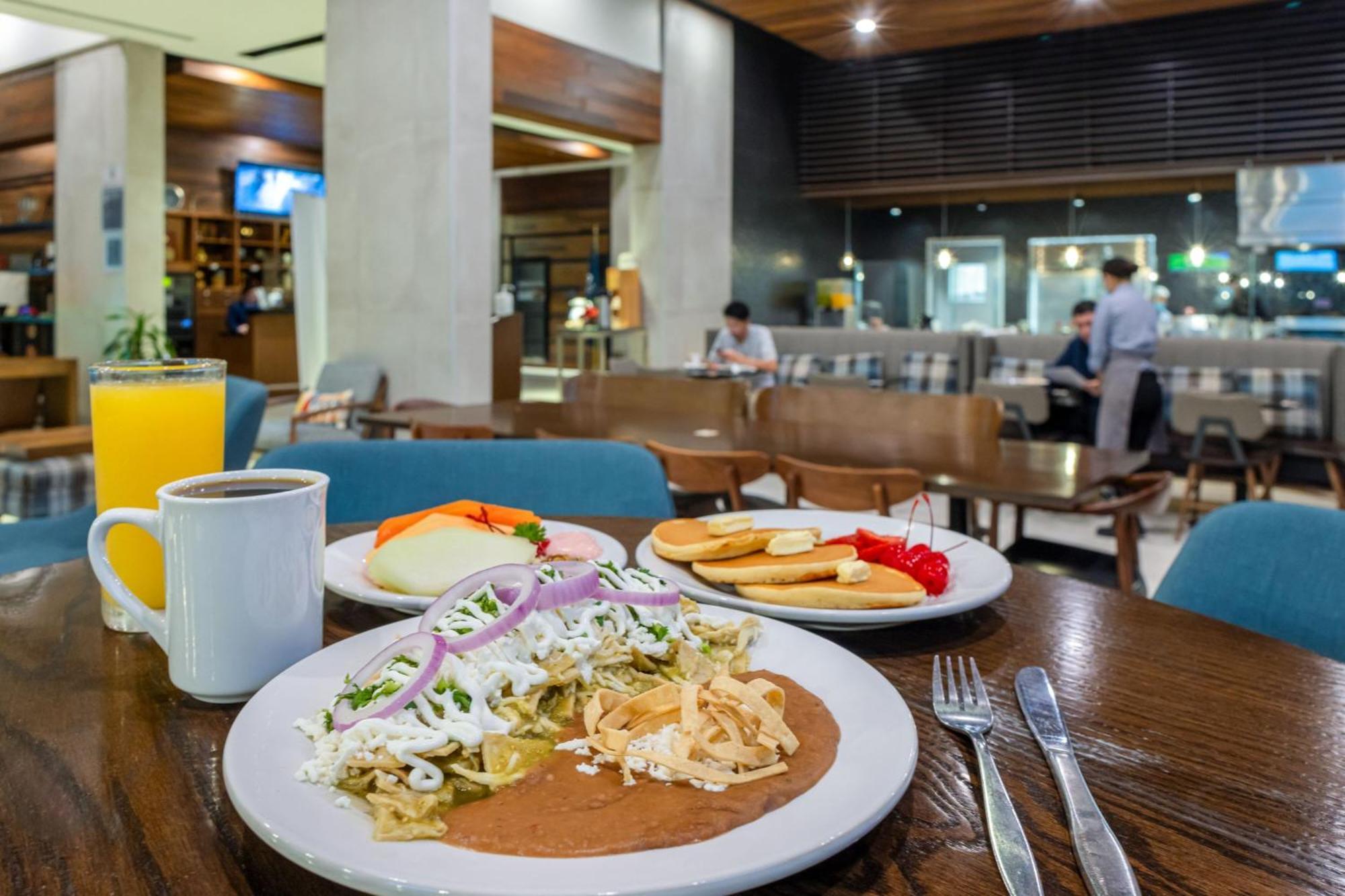 Four Points By Sheraton Monterrey Airport Apodaca Exterior photo